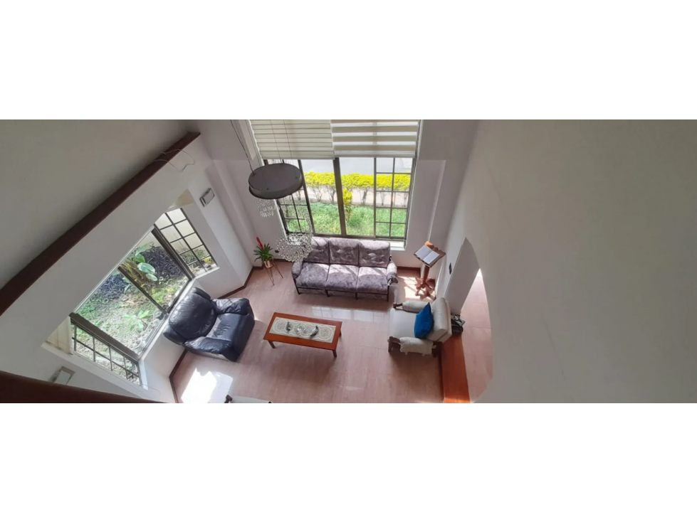 se vende casa amplia en condominio cerrado norte de Armenia