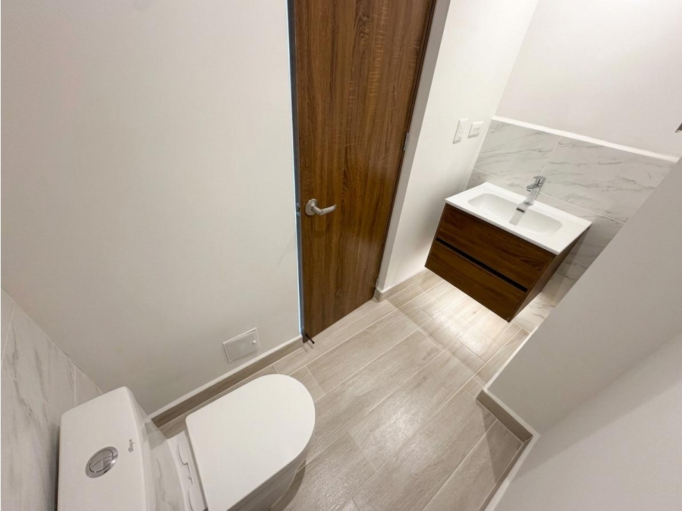 SE VENDE APARTAMENTO NUEVO SECTOR CASTELLANA - 6