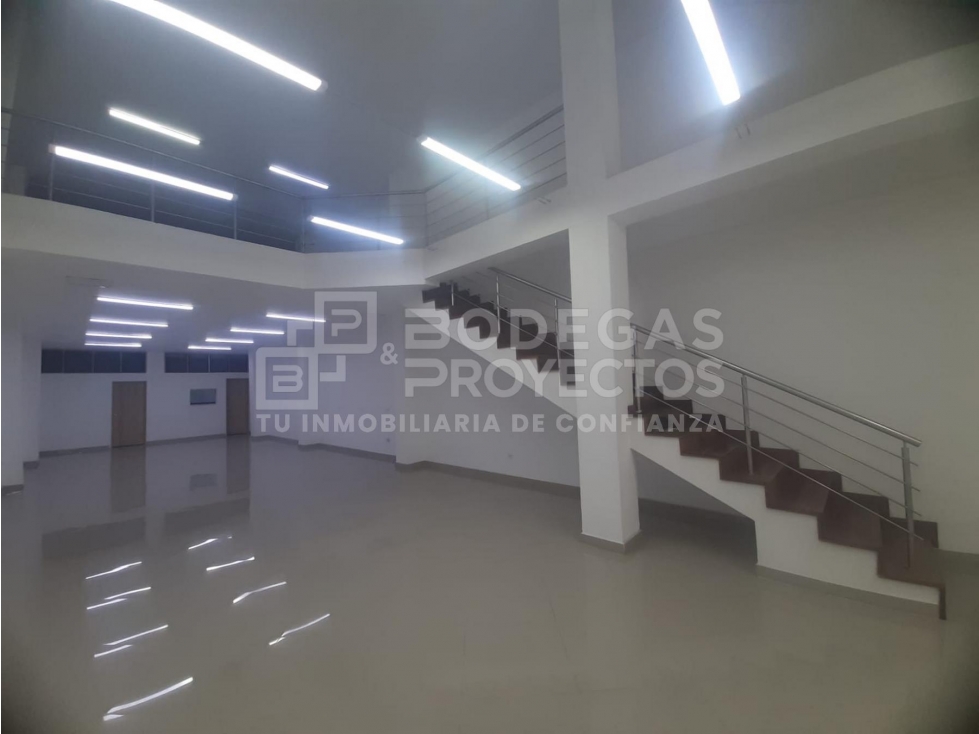 ARRIENDO LOCAL DISPONIBLE SECTOR ITAGUI - 3