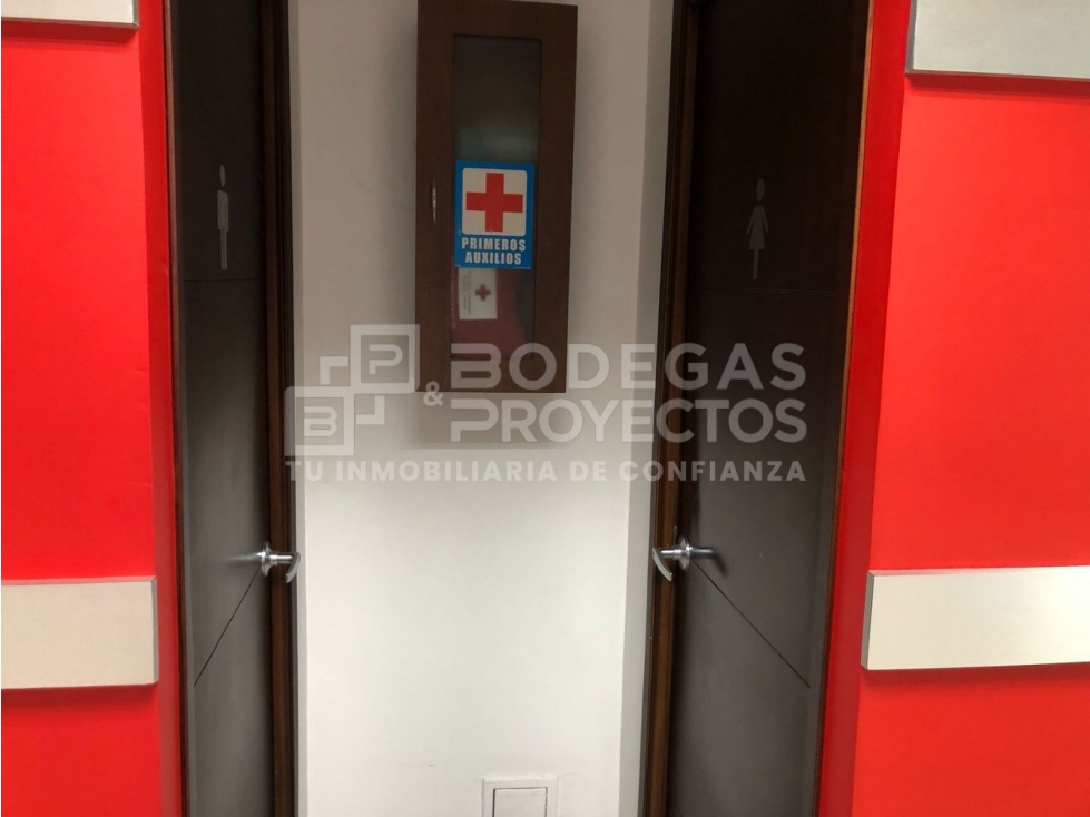 OFICINA DISPONIBLE PARA VENTA EN POBLADO — foto 5