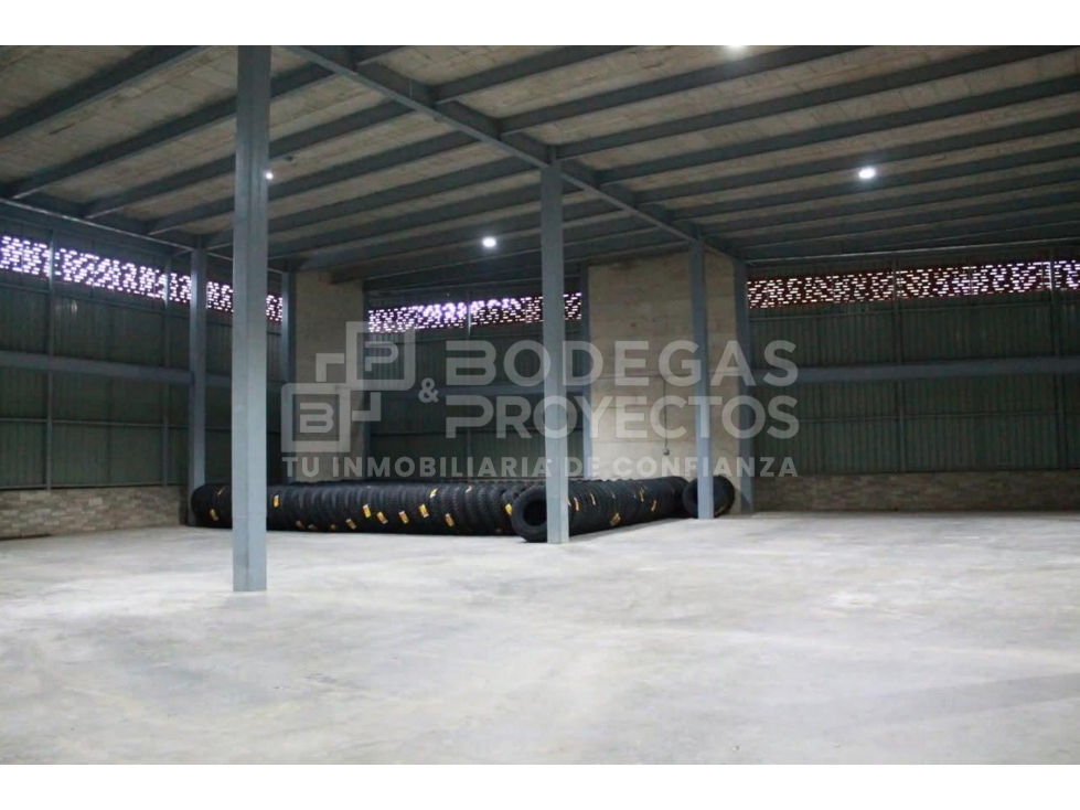 BODEGA DISPONIBLE PARA ARRIENDO EN LA AUTOPISTA MEDELLIN - BOGOTA - 2