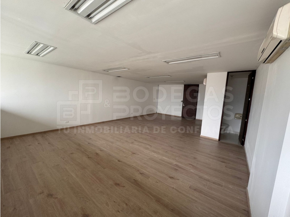OFICINA DISPONIBLE PARA ARRIENDO