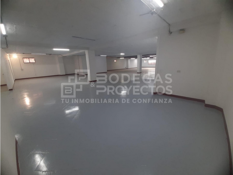 ARRIENDO BODEGA DISPONIBLE SECTOR BARRIO CARIBE