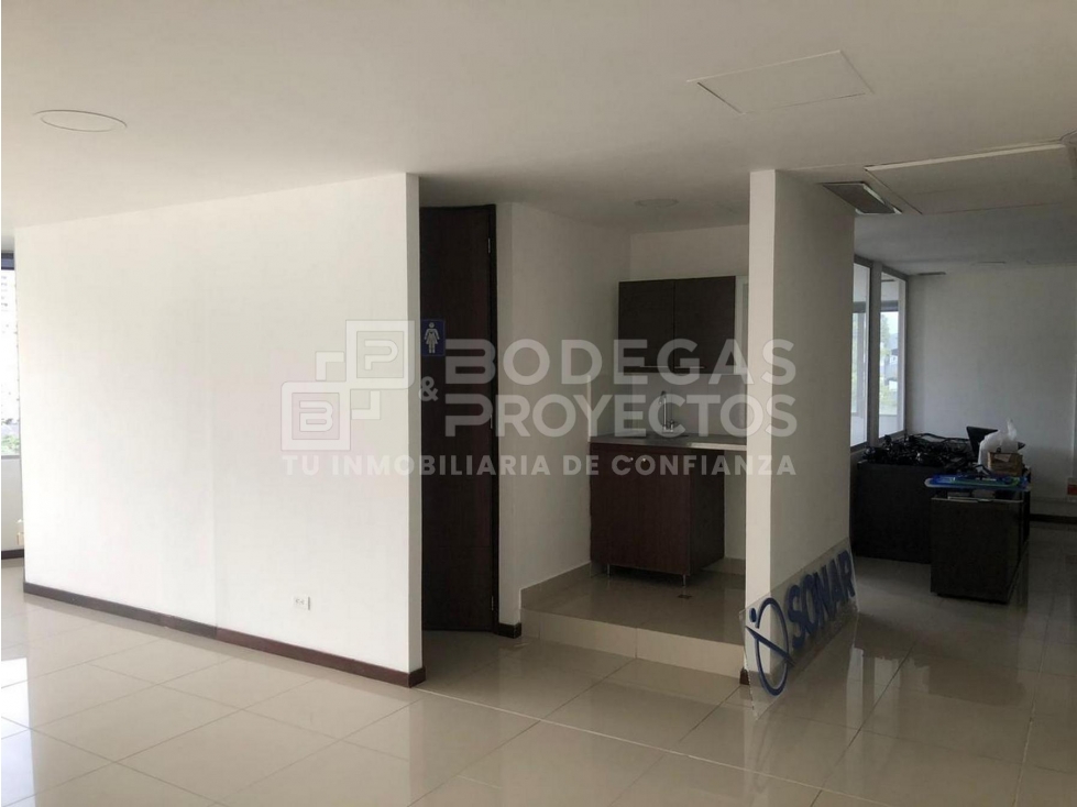 OFICINA DISPONIBLE PARA ARRIENDO EN MEDELLIN