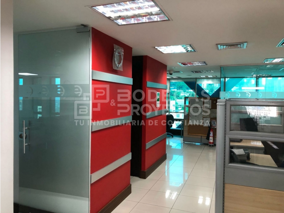 OFICINA DISPONIBLE PARA VENTA EN POBLADO — foto 2