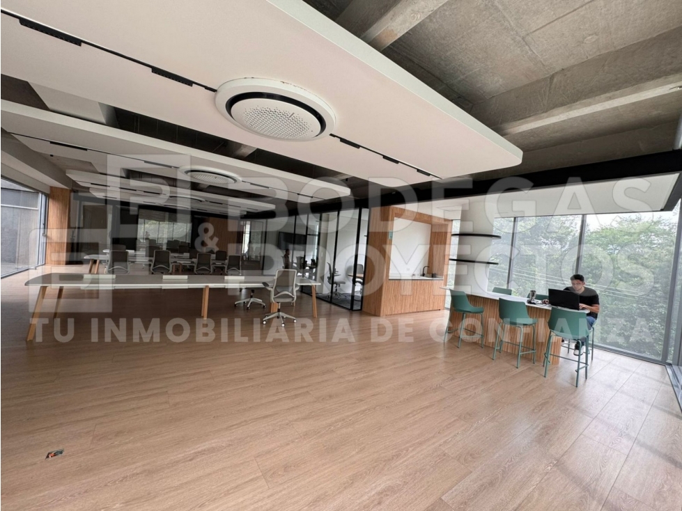 ARRIENDO OFICINA EN LAURELES