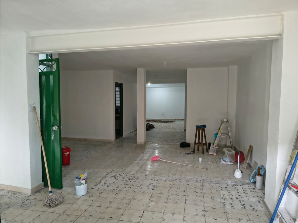 BODEGA EN PISO 2 DISPONIBLE PARA ARRIENDO EN BARRIO COLOMBIA