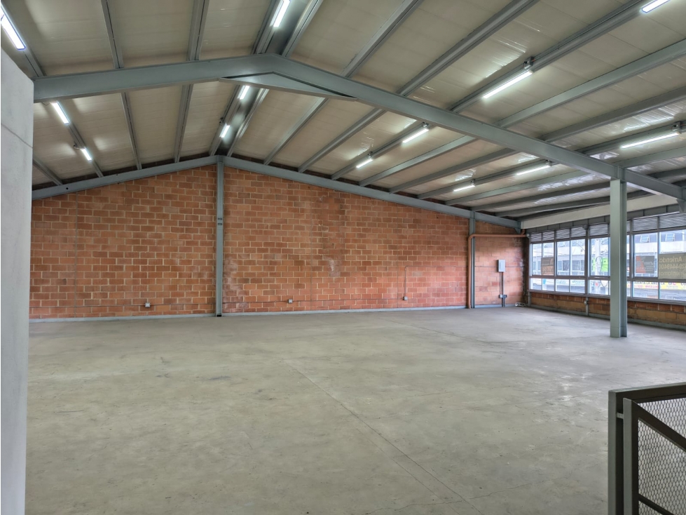 BODEGA DISPONIBLE PARA ARRIENDO EN LA AMERICA
