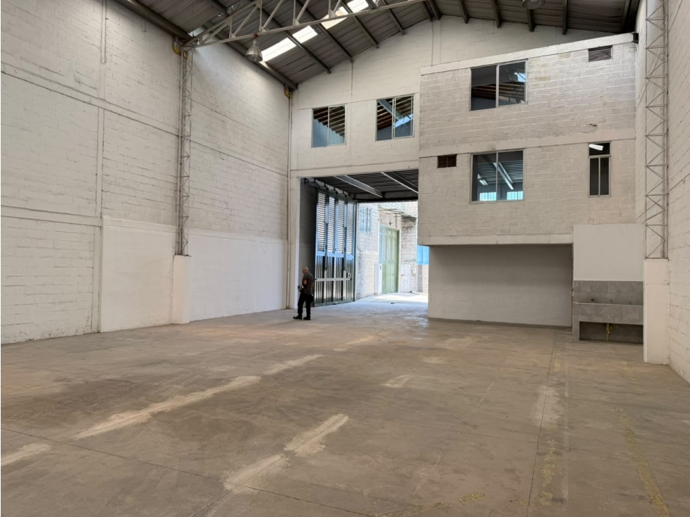 BODEGA DISPONIBLE PARA ARRIENDO EN LA ESTRELLA - ZONA INDUSTRIAL - 1
