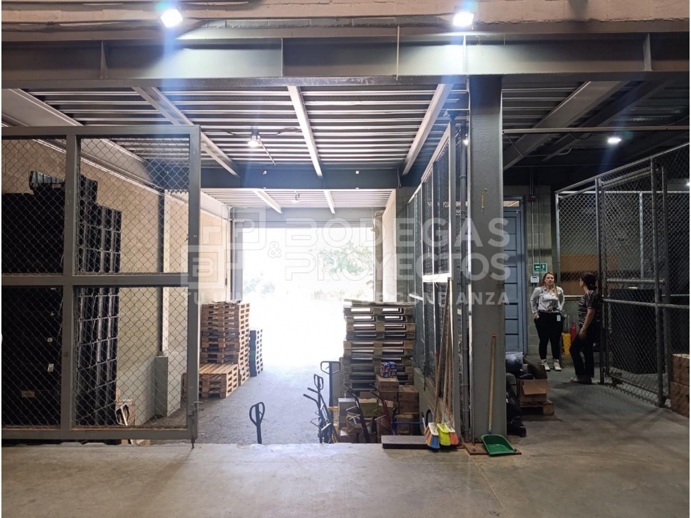 ARRIENDO BODEGA EN COPACABANA - 5