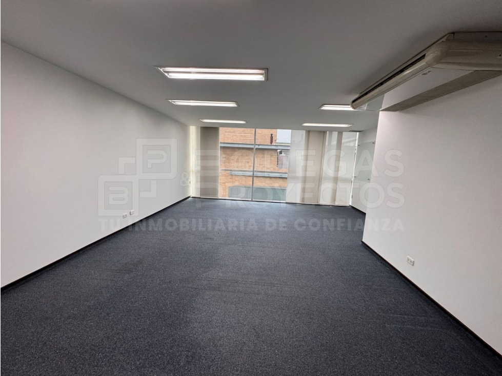 OFICINA DISPONIBLE PARA ARRIENDO