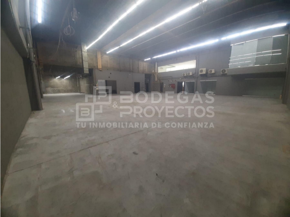 ARRIENDO DE BODEGA DISPONIBLE SECTOR SABANETA - 3