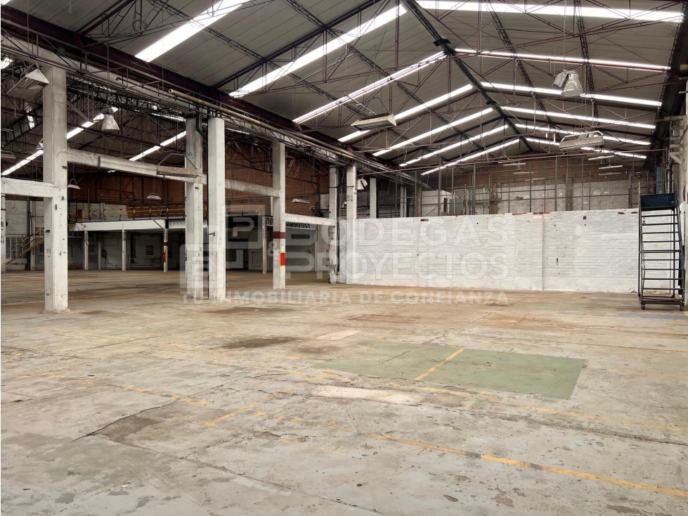 BODEGA DISPONIBLE PARA VENTA Y ARRIENDO EN ITAGÜÍ - 6
