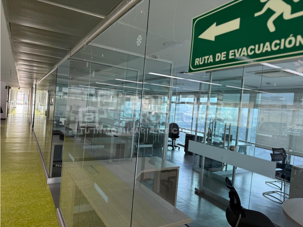 EXCLENTES OFICINAS ADMINISTRATIVAS EN ARRIENDO ITAGUI - 3