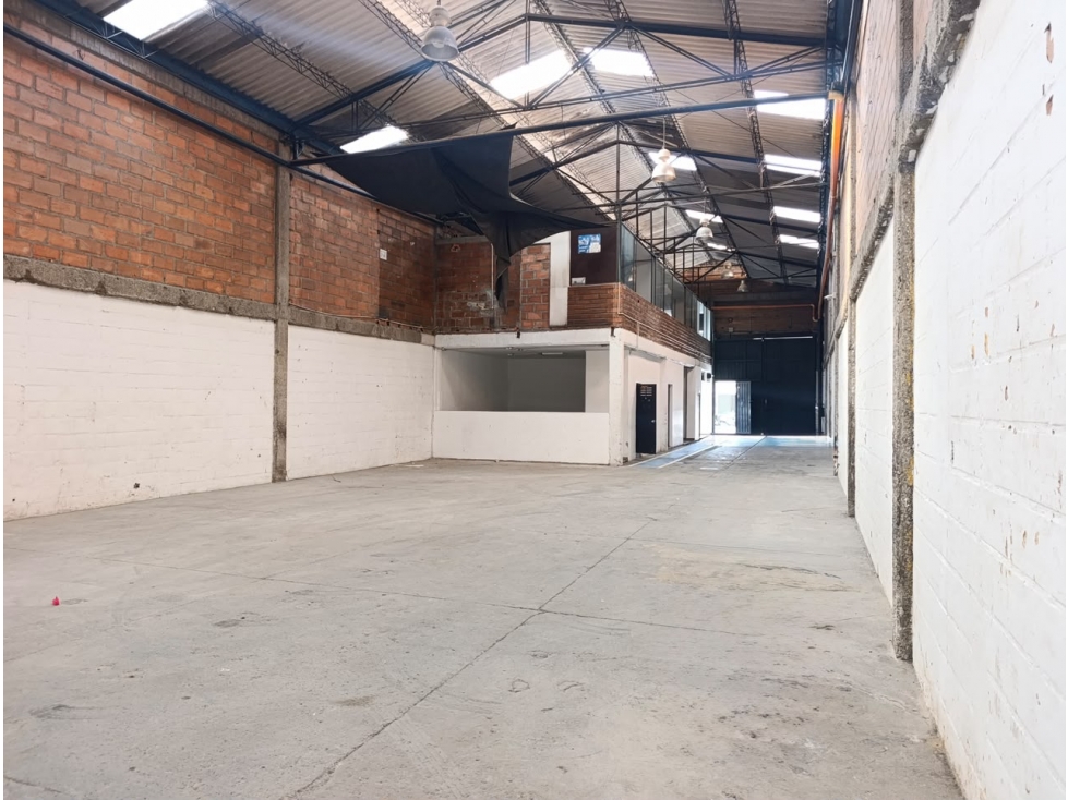 BODEGA DISPONIBLE PARA ARRIENDO EN MEDELLÍN — foto 2