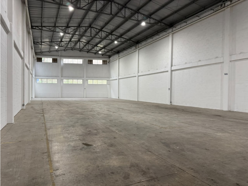 BODEGA DISPONIBLE PARA ARRIENDO EN LA ESTRELLA - 1