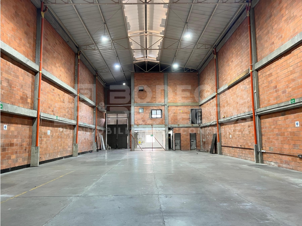BODEGA DISPONIBLE PARA ARRIENDO EN SABANETA - 1