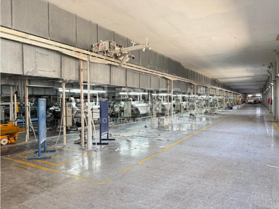 BODEGA DISPONIBLE PARA ARRIENDO EN BELLO — foto 2