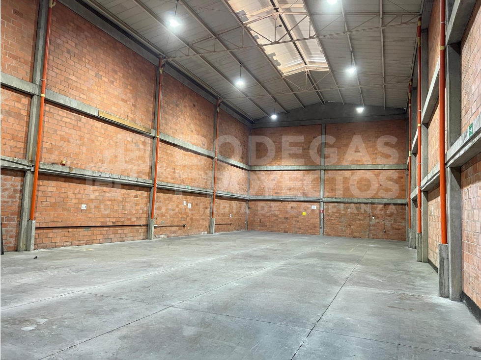 BODEGA DISPONIBLE PARA ARRIENDO EN SABANETA - 3