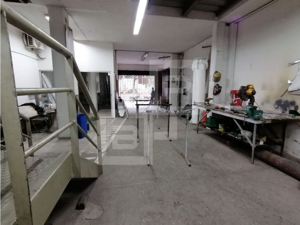LOCAL COMERCIAL DISPONIBLE PARA ARRIENDO EN MEDELLÍN — foto 2
