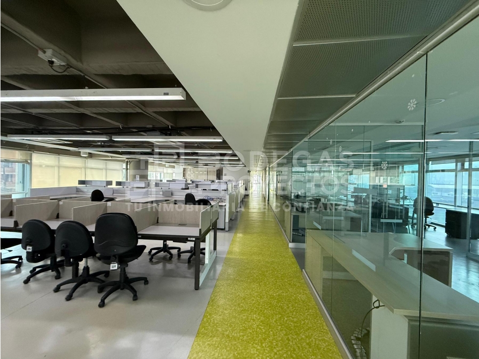 EXCLENTES OFICINAS ADMINISTRATIVAS EN ARRIENDO ITAGUI - 2