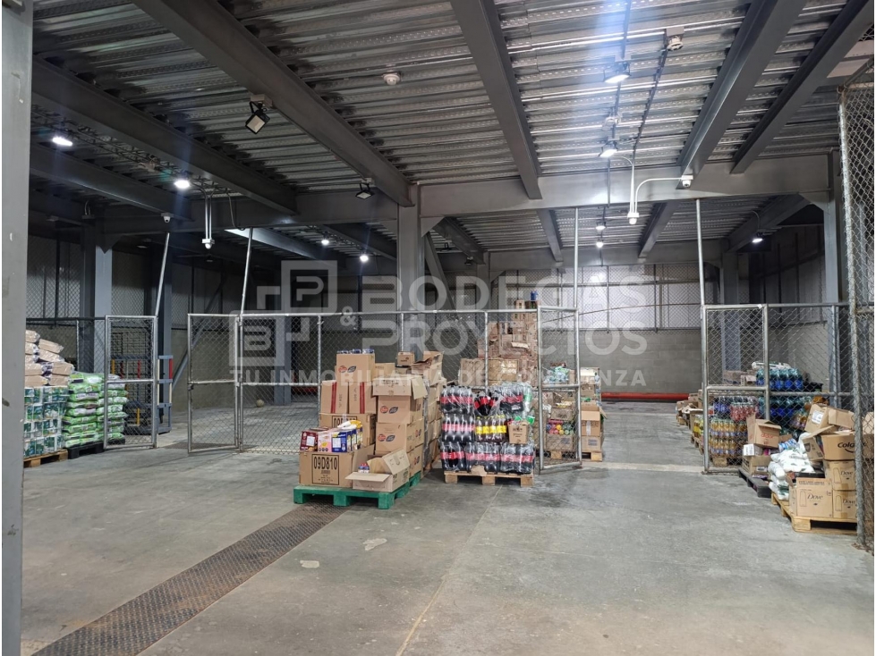 ARRIENDO BODEGA EN COPACABANA - 3
