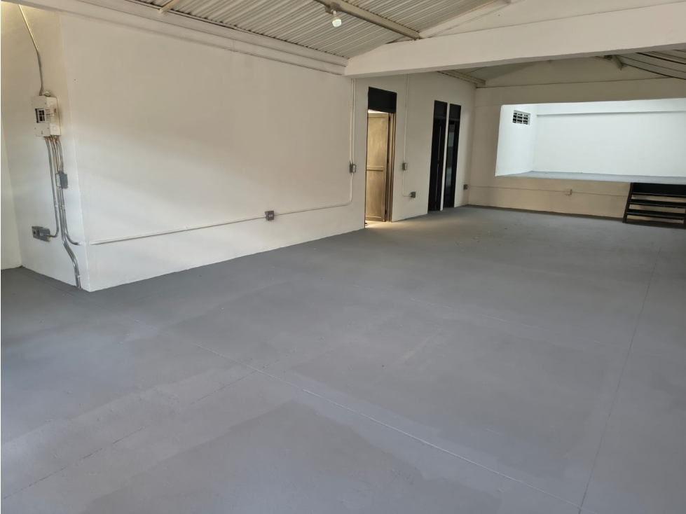 ARRIENDO BODEGA EN SAN DIEGO MEDELLIN