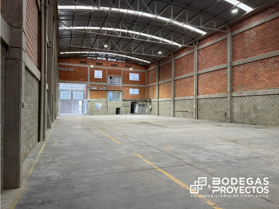 BODEGA DISPONIBLE PARA ARRIENDO EN SABANETA - 2