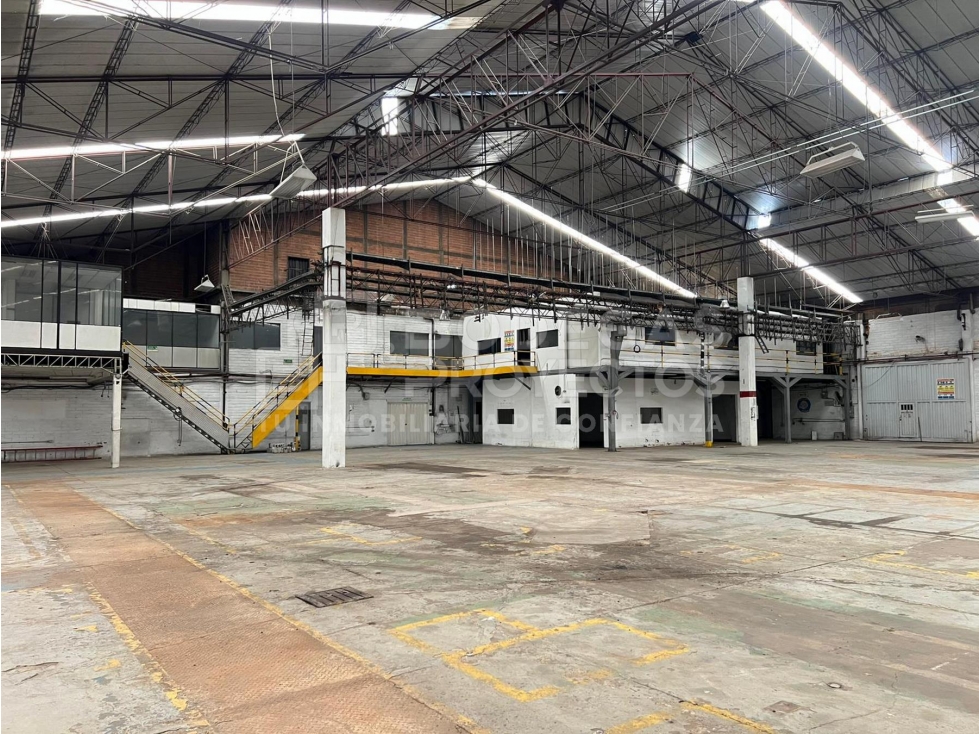 BODEGA DISPONIBLE PARA VENTA Y ARRIENDO EN ITAGÜÍ - 4