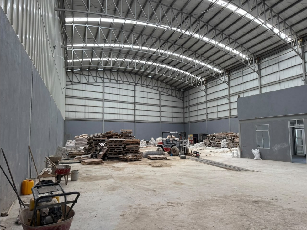 BODEGA DISPONIBLE PARA ARRIENDO EN GIRARDOTA - 1