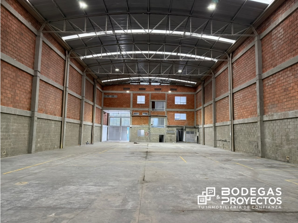 BODEGA DISPONIBLE PARA ARRIENDO EN SABANETA - 1