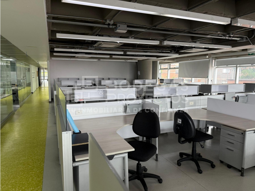 EXCLENTES OFICINAS ADMINISTRATIVAS EN ARRIENDO ITAGUI - 1