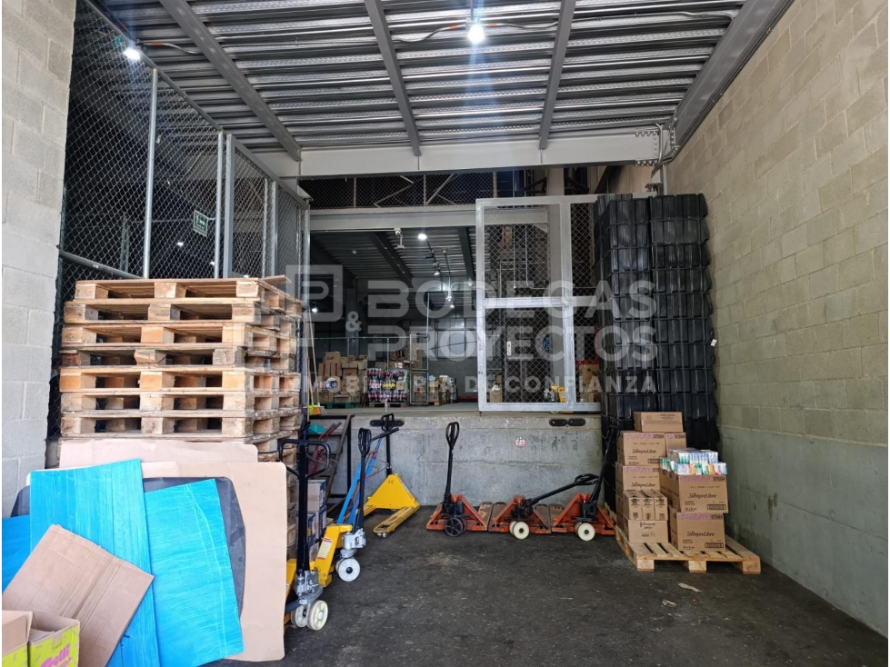 ARRIENDO BODEGA EN COPACABANA - 6