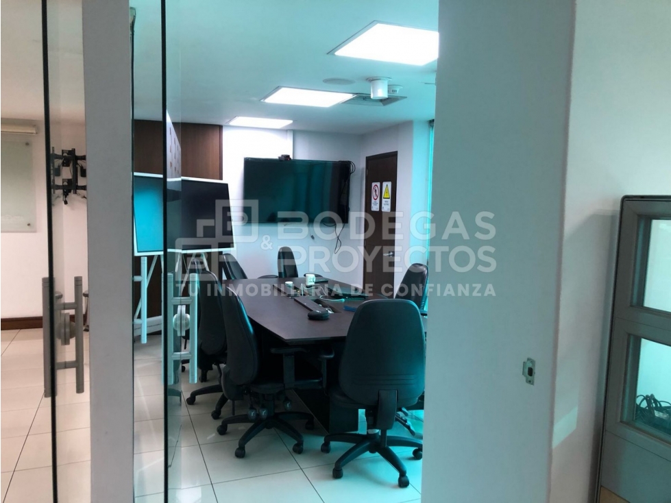 OFICINA DISPONIBLE PARA VENTA EN POBLADO — foto 4