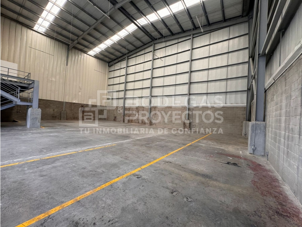 ARRIENDO BODEGA EN COPACABANA - 2