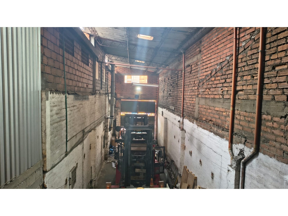 BODEGA DISPONIBLE PARA ARRIENDO UBICADA EN PERPETUO SOCORRO — foto 2