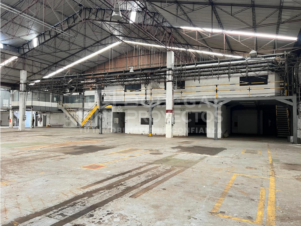 BODEGA DISPONIBLE PARA VENTA Y ARRIENDO EN ITAGÜÍ - 3