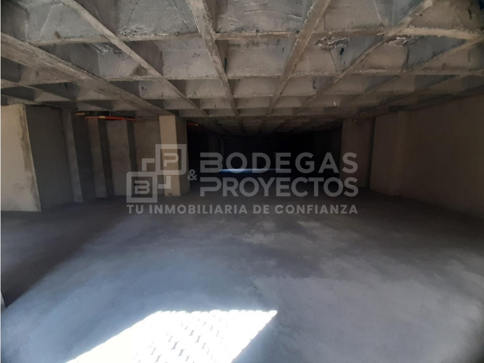 EDIFICIO DISPONIBLE PARA ARRIENDO EN MEDELLÍN - 3