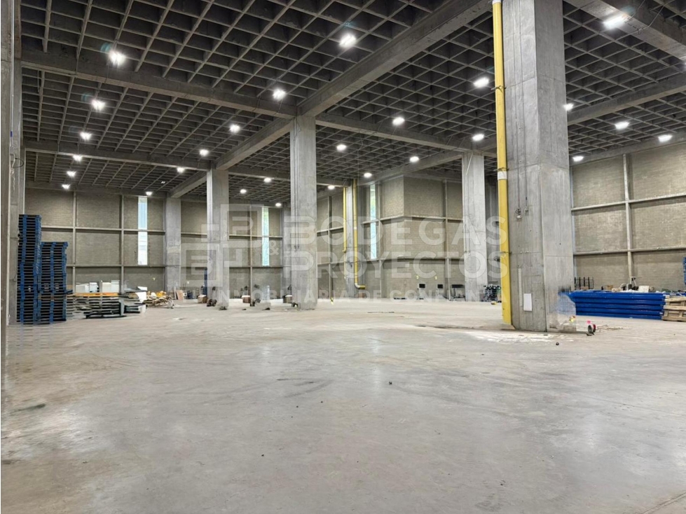 BODEGA DISPONIBLE PARA VENTA EN LA ESTRELLA - 2