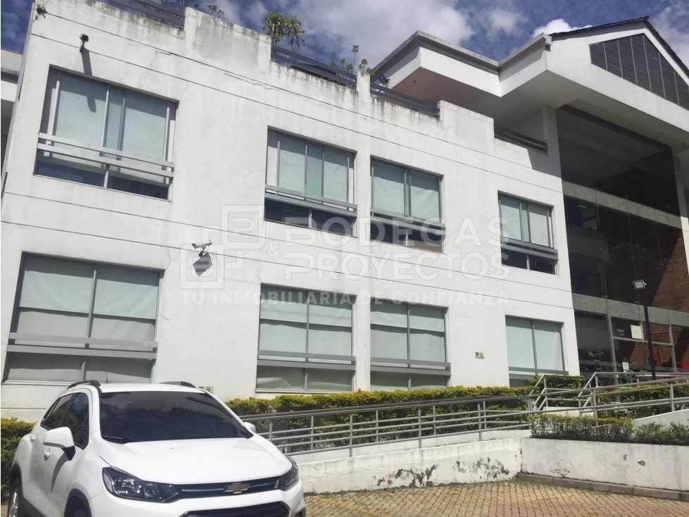 EDIFICIO DISPONIBLE PARA ARRIENDO EN MEDELLIN - 2