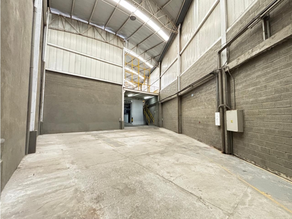 ARRIENDO BODEGA EN MEDELLIN GUAYABAL
