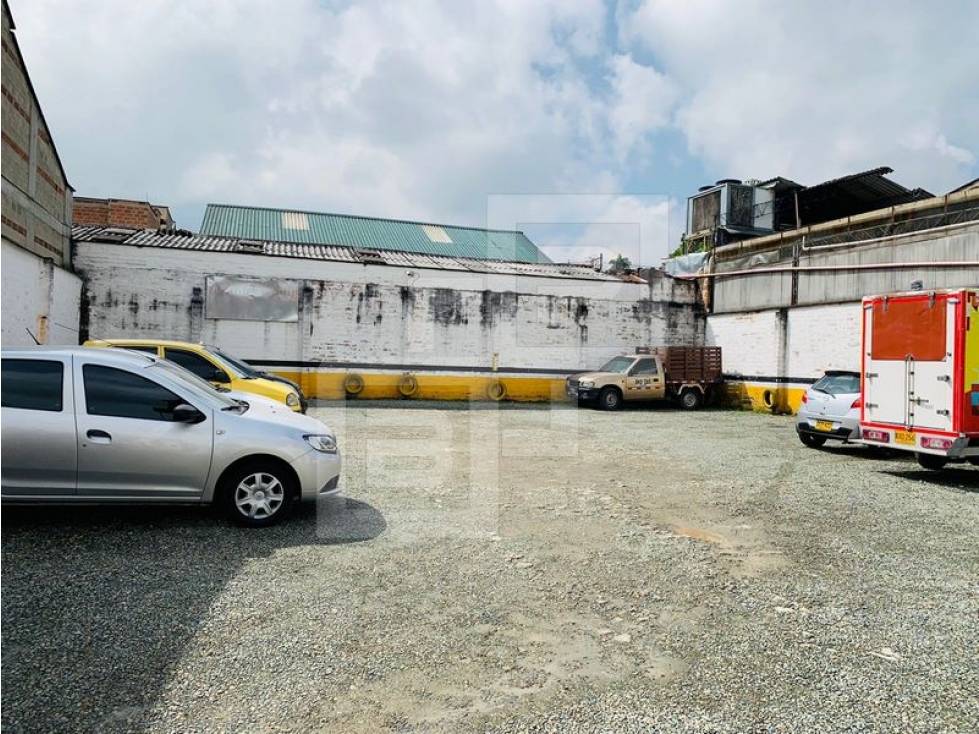 PARQUEADERO DISPONIBLE PARA ARRIENDO EN ENVIGADO