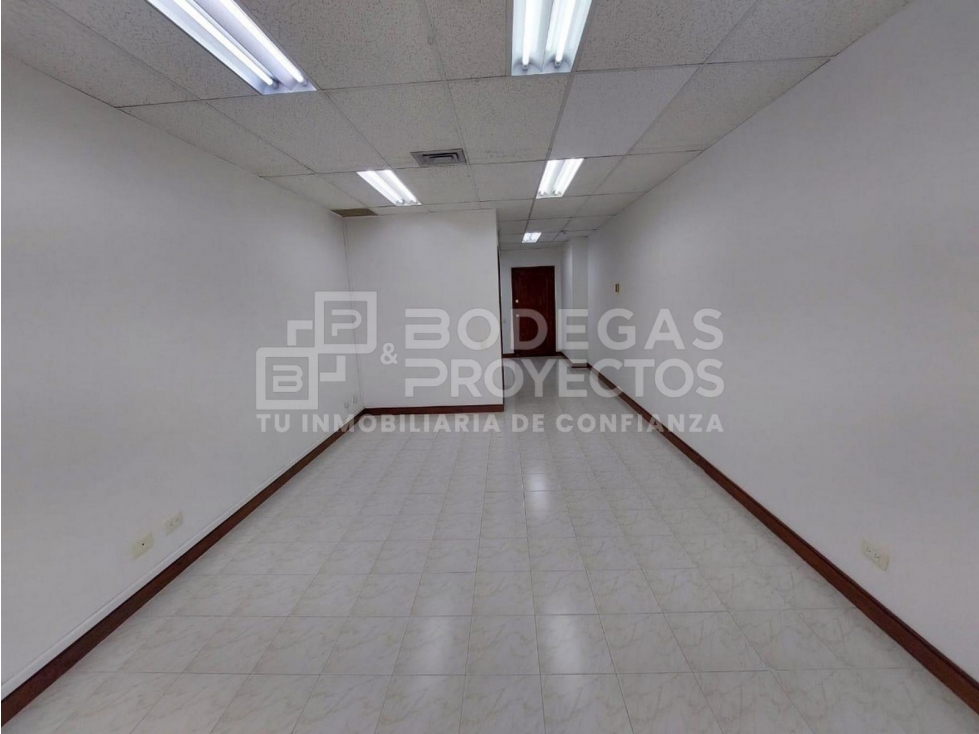 OFICINA DISPONIBLE PARA ARRIENDO EN POBLADO
