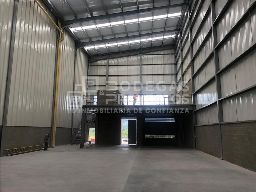BODEGA PARA ARRIENDO COPACABANA - 1