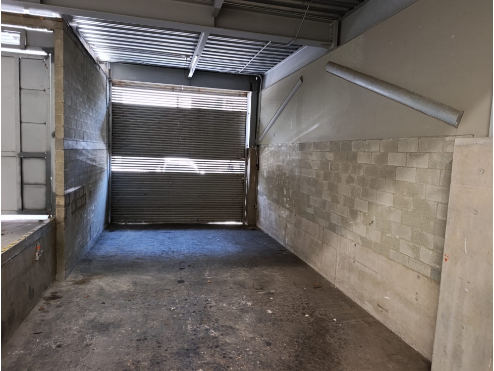 ARRIENDO BODEGA EN COPACABANA - 4