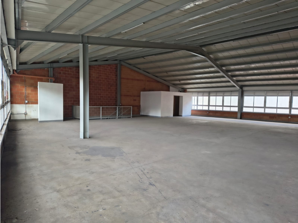 BODEGA DISPONIBLE PARA ARRIENDO EN LA AMERICA — foto 3