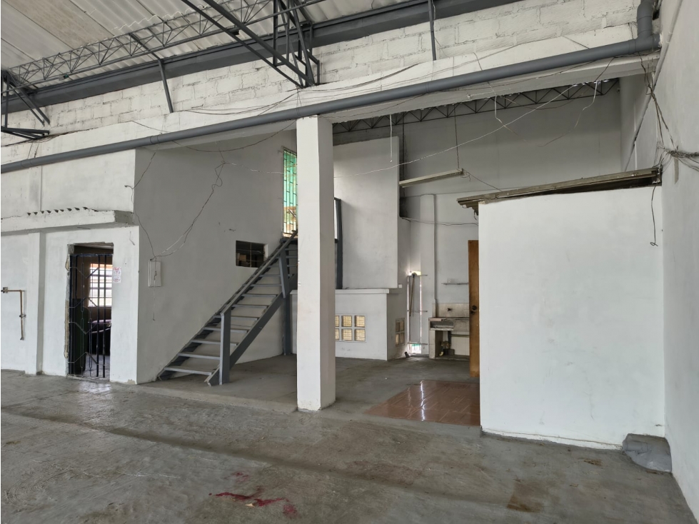 BODEGA DIPONIBLE PARA ARRIENDO EN PERPETUO SOCORRO — foto 3