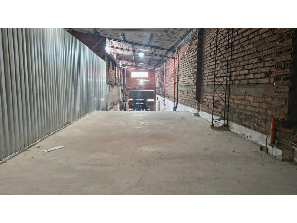 BODEGA DISPONIBLE PARA ARRIENDO UBICADA EN PERPETUO SOCORRO — foto 3