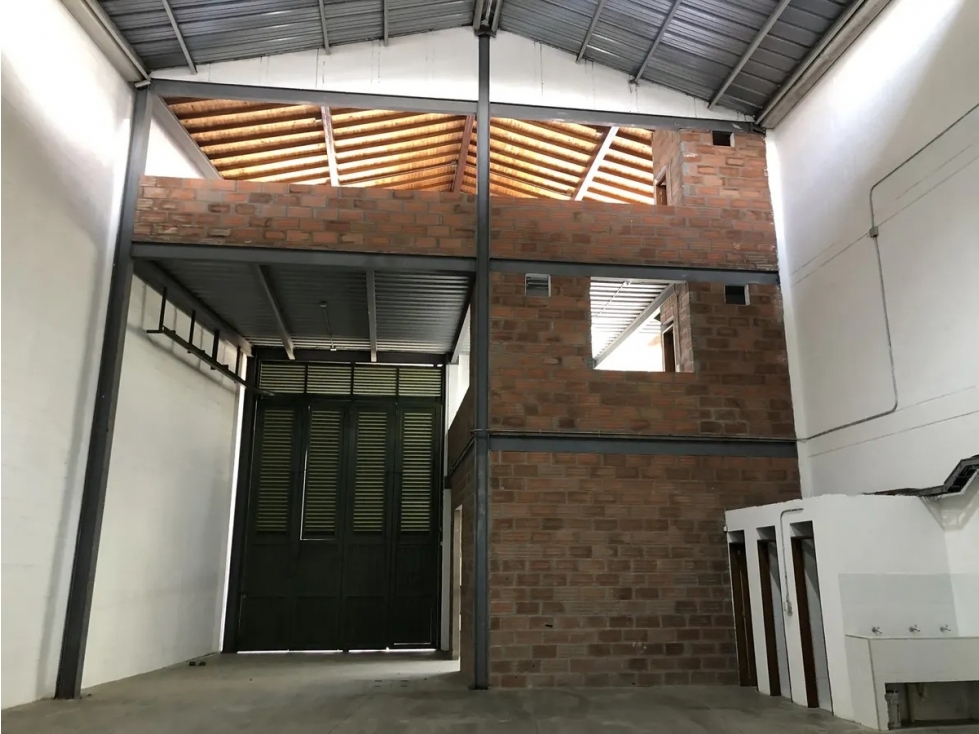BODEGA DISPONIBLE PARA ARRIENDO EN LA ESTRELLA - 2