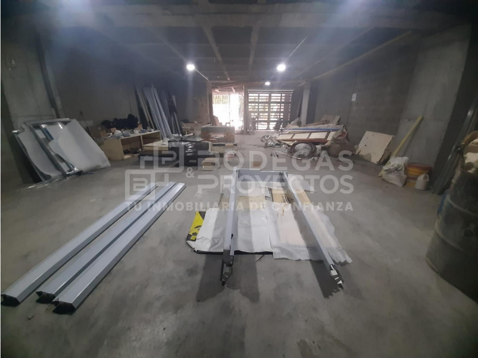 EDIFICIO DISPONIBLE PARA ARRIENDO EN MEDELLÍN - 4